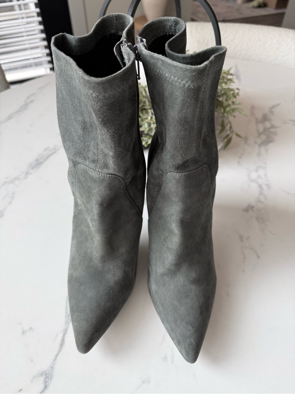 Charles David Laurent Gray Suede Pointed Toe Stiletto Ankle Boots Size 9.5